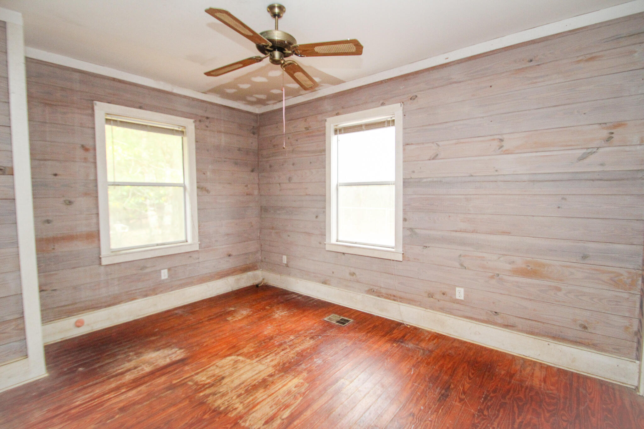 CREEKSIDE - Residential