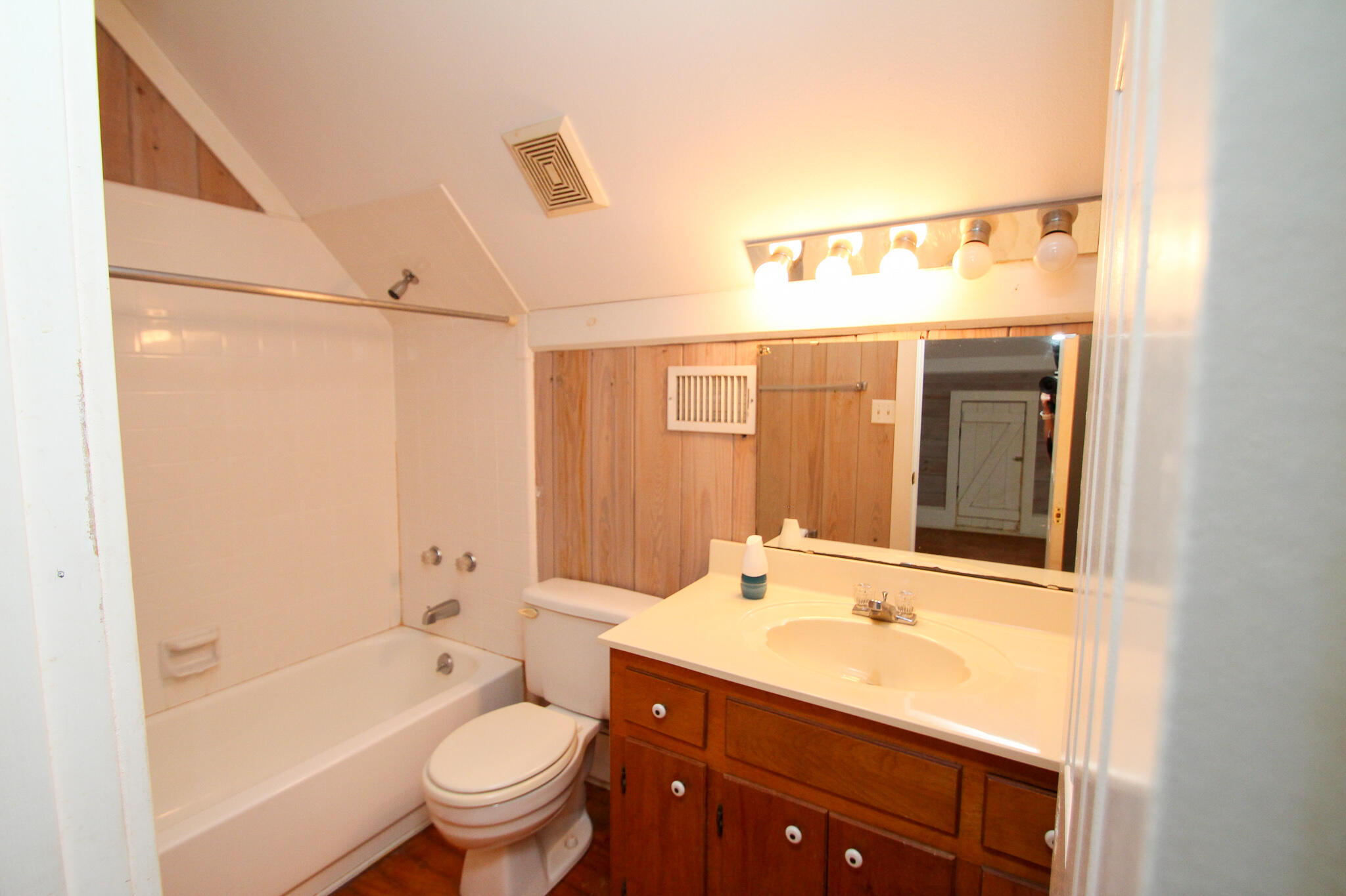 CREEKSIDE - Residential