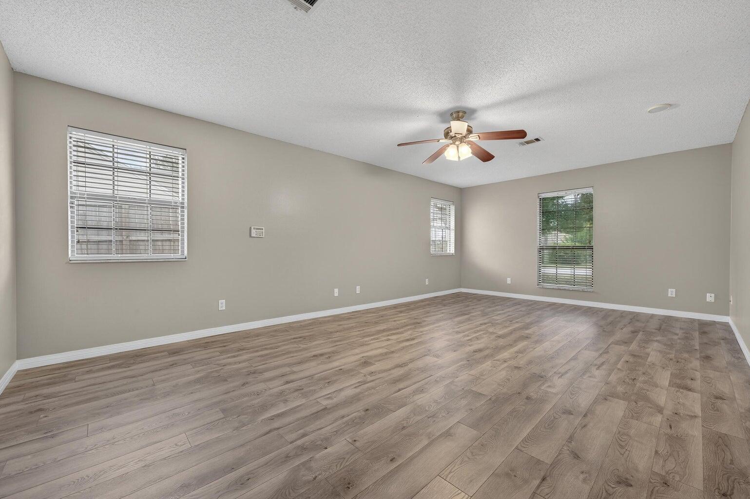 MARINERS COVE - Residential Lease