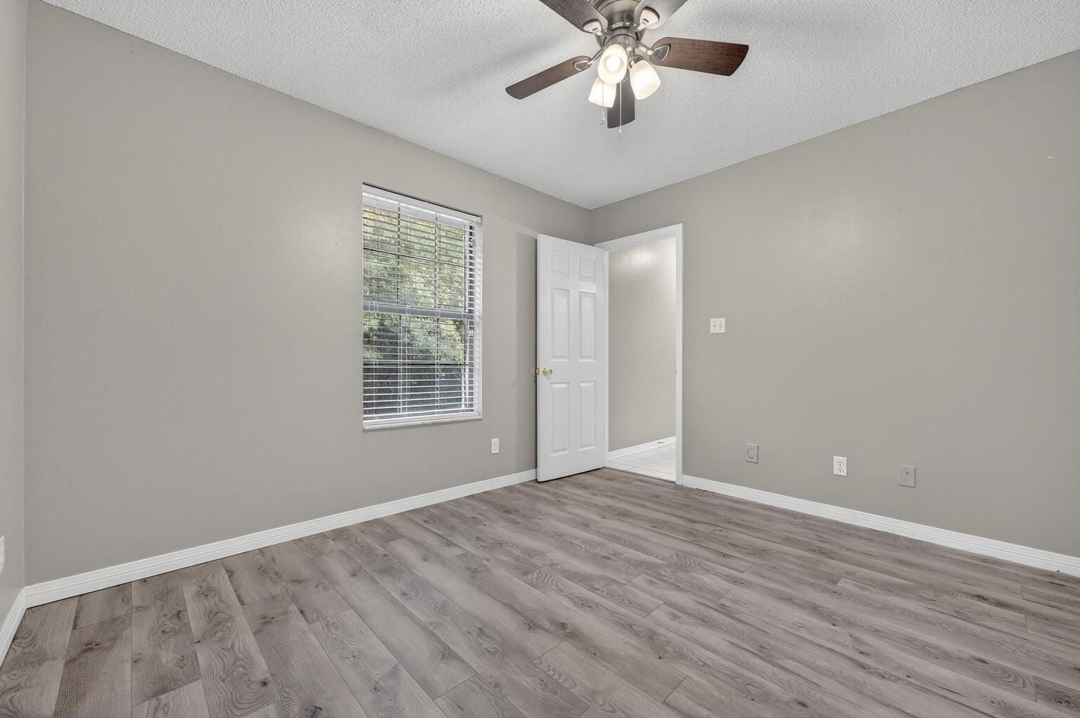 MARINERS COVE - Residential Lease