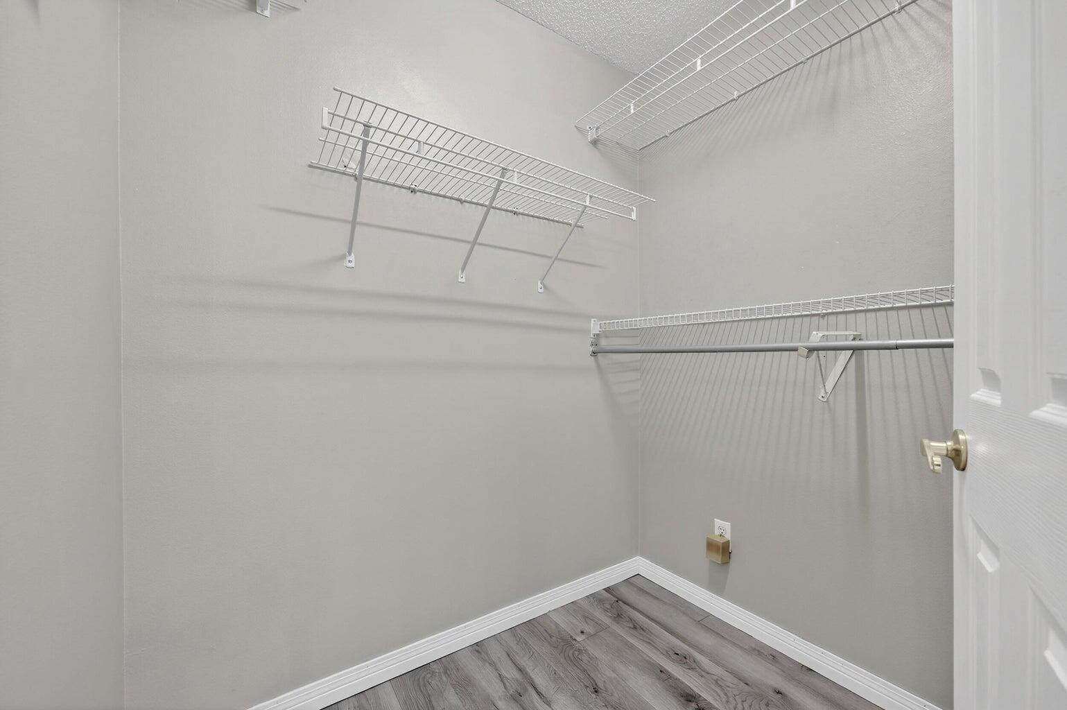 MARINERS COVE - Residential Lease