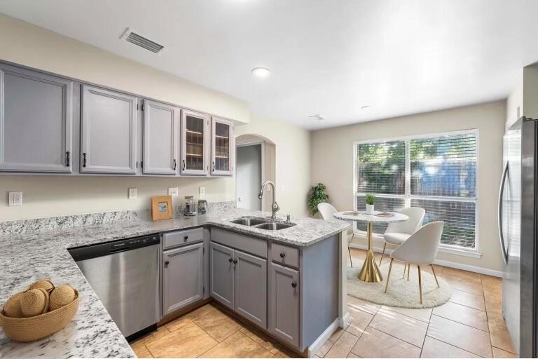 BRISTOL PARK - Residential