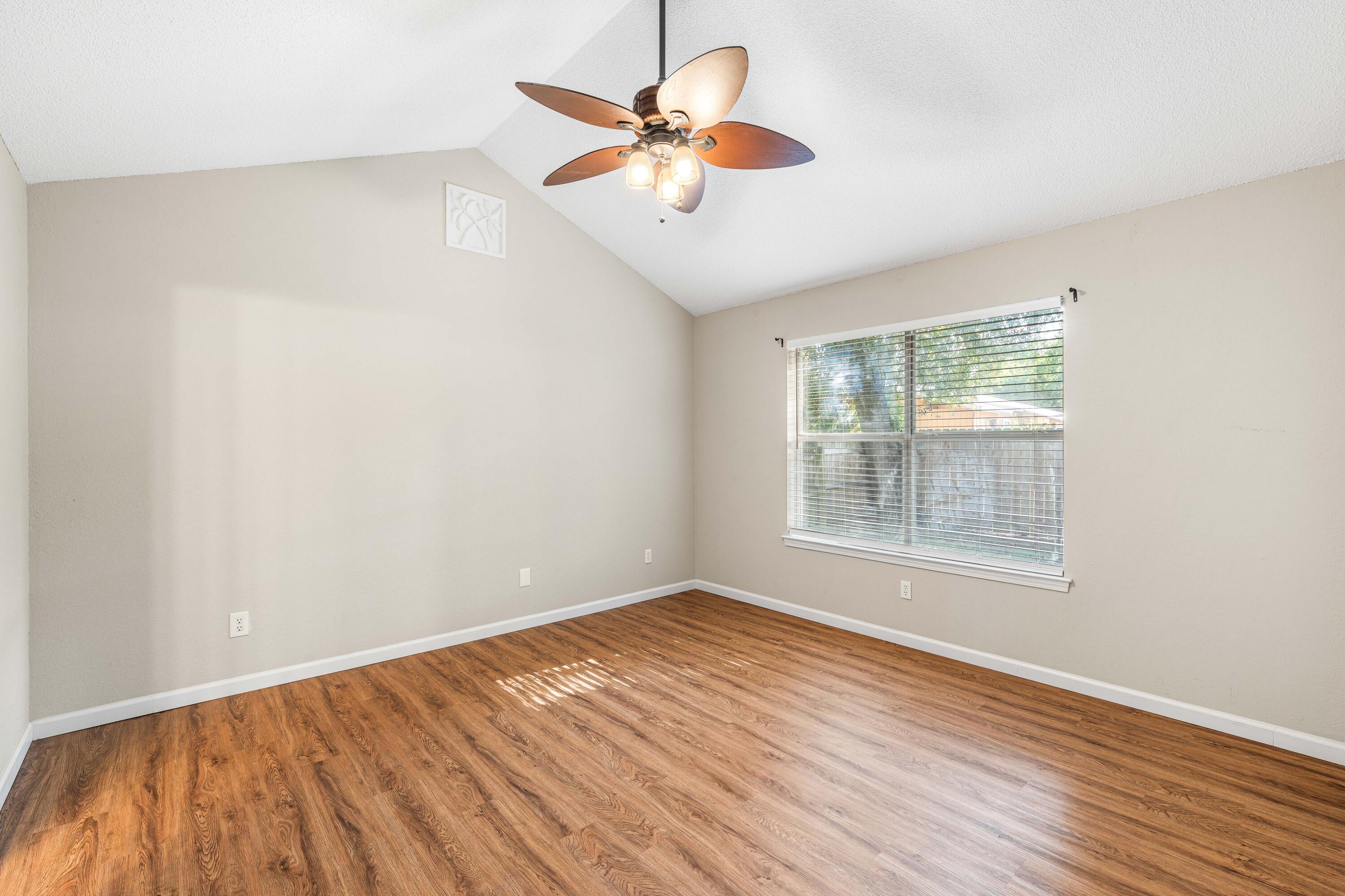 BRISTOL PARK - Residential