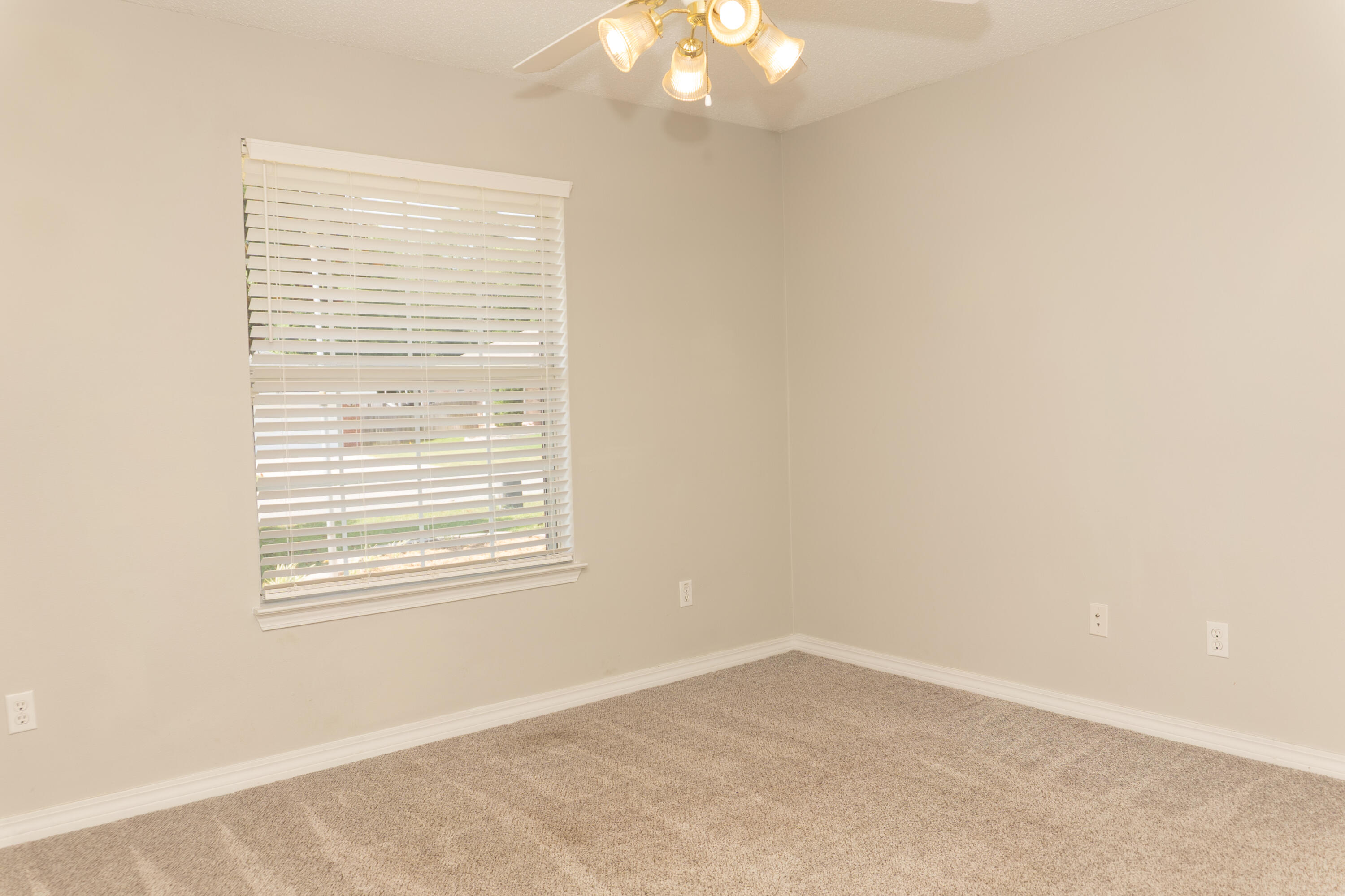 CHEROKEE BEND S/D PH 2 - Residential Lease