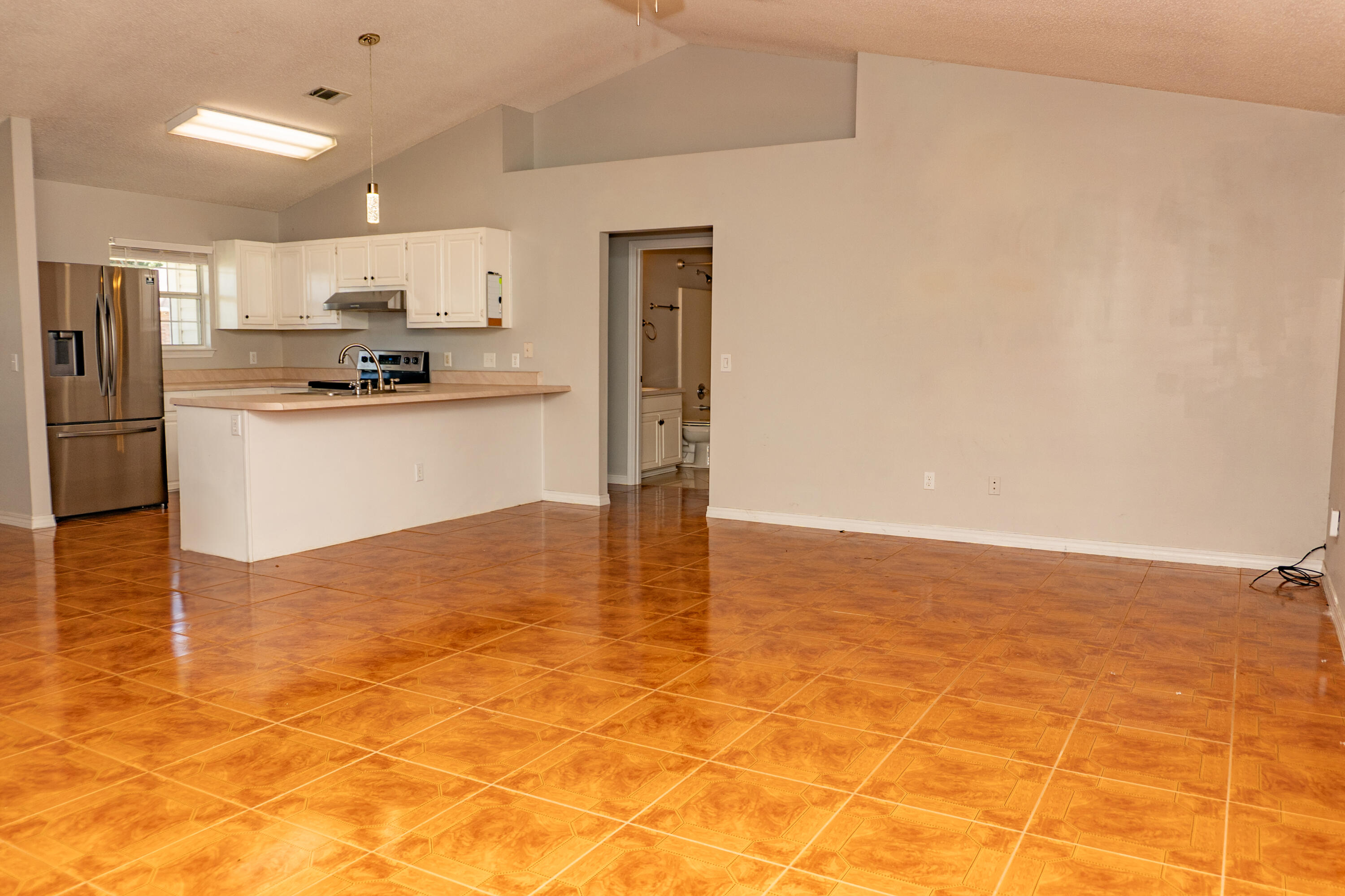 CHEROKEE BEND S/D PH 2 - Residential Lease