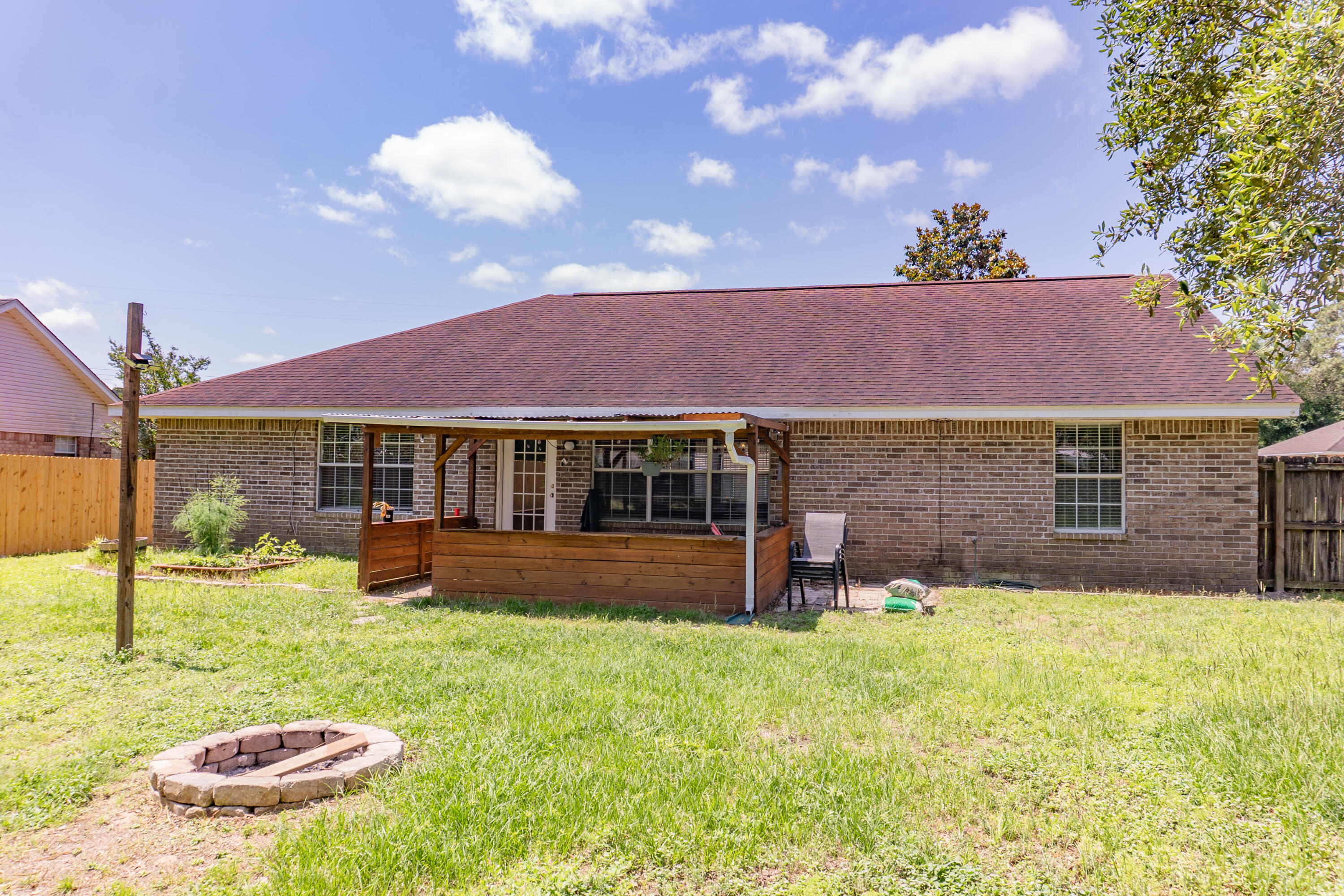 CHEROKEE BEND S/D PH 2 - Residential Lease