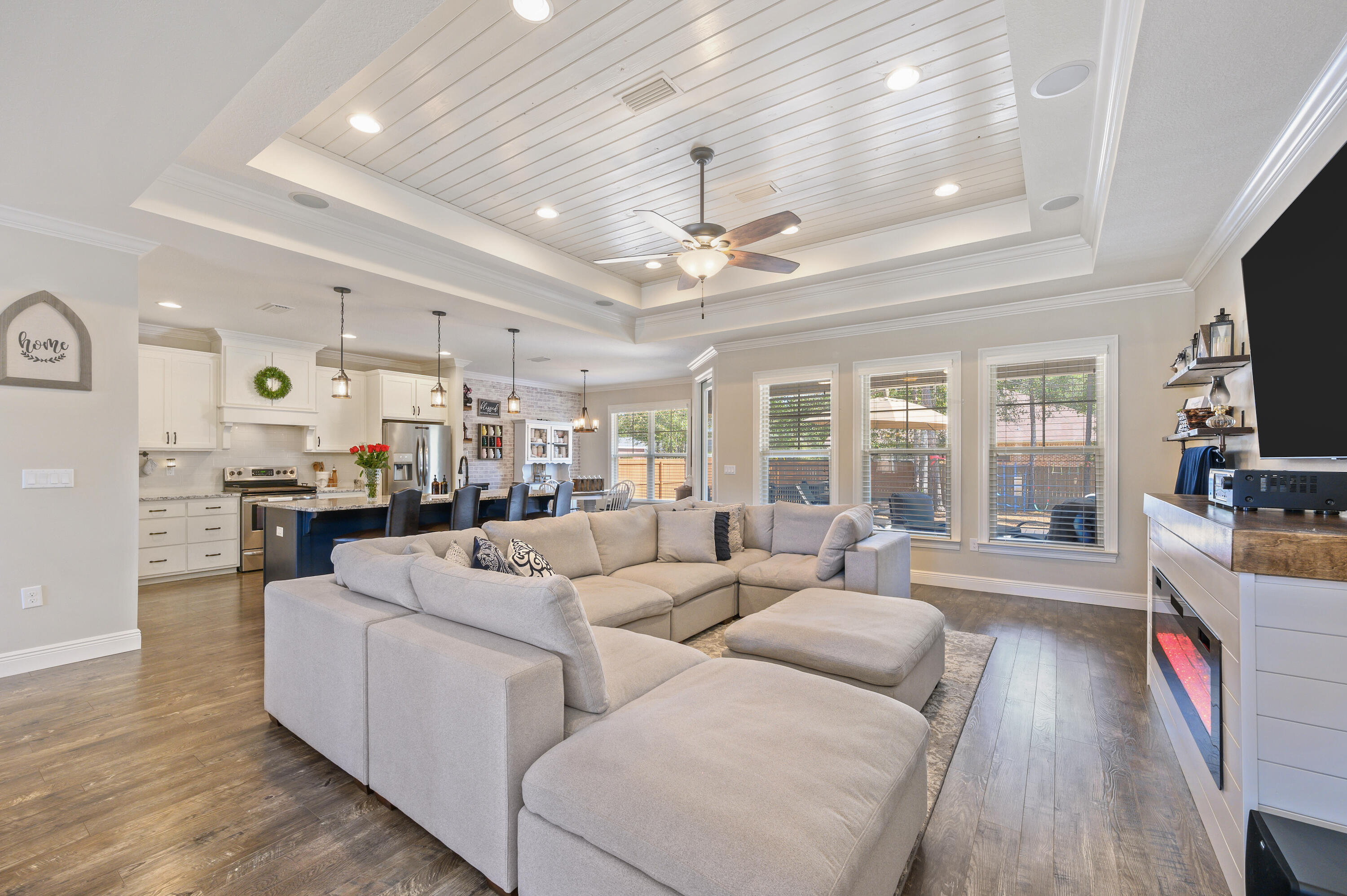 HOMEWOOD EST - Residential