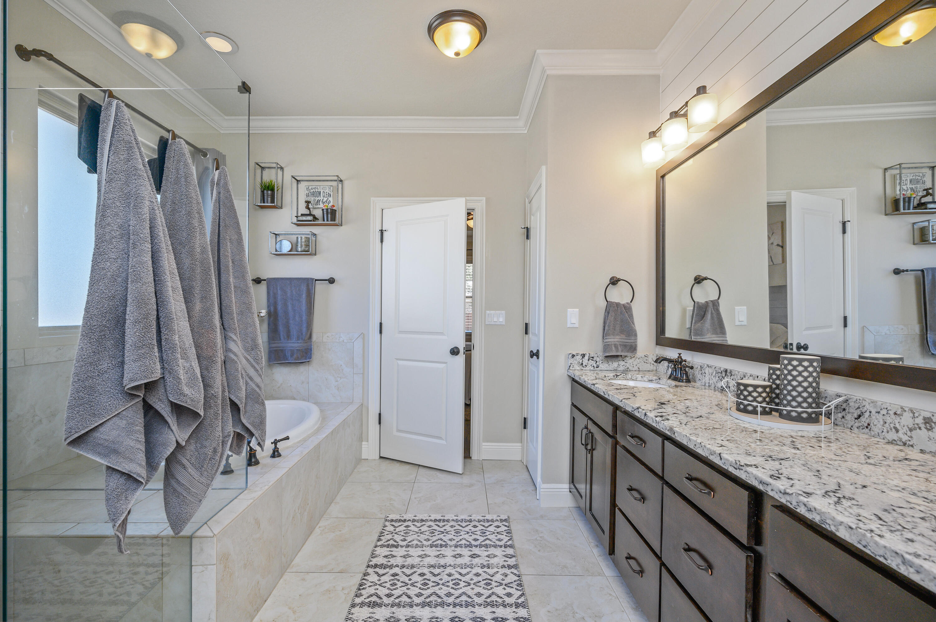 HOMEWOOD EST - Residential