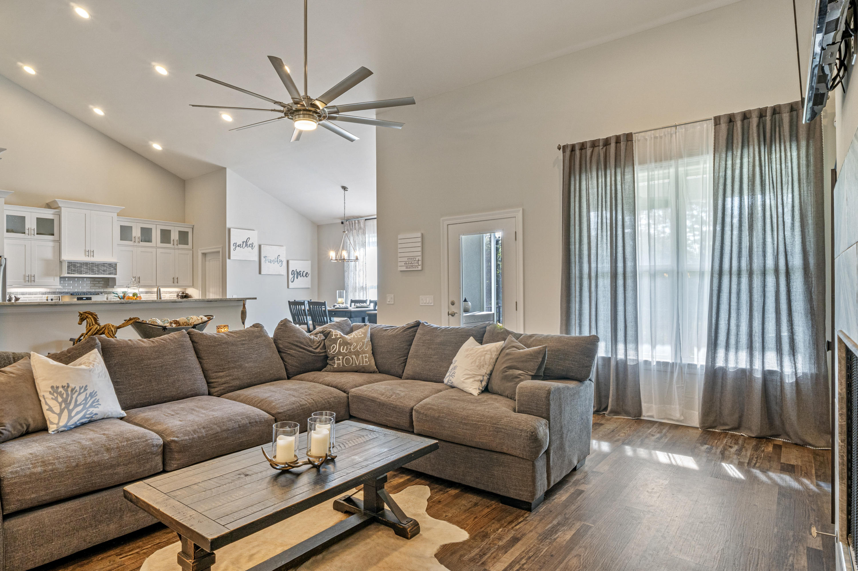 PALMETTO LAKE PRESERVE - Residential