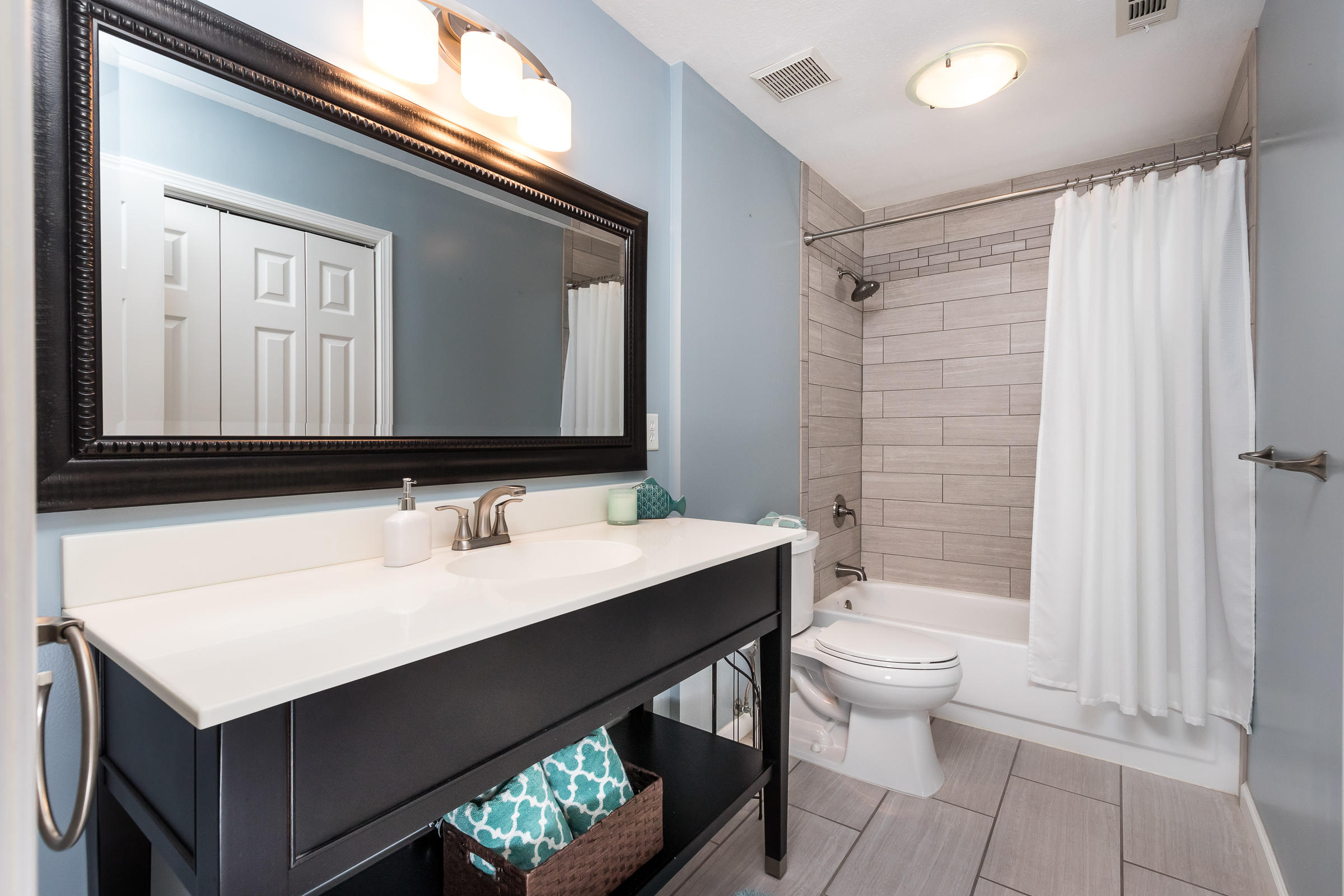 LAKESIDE EAST - Residential