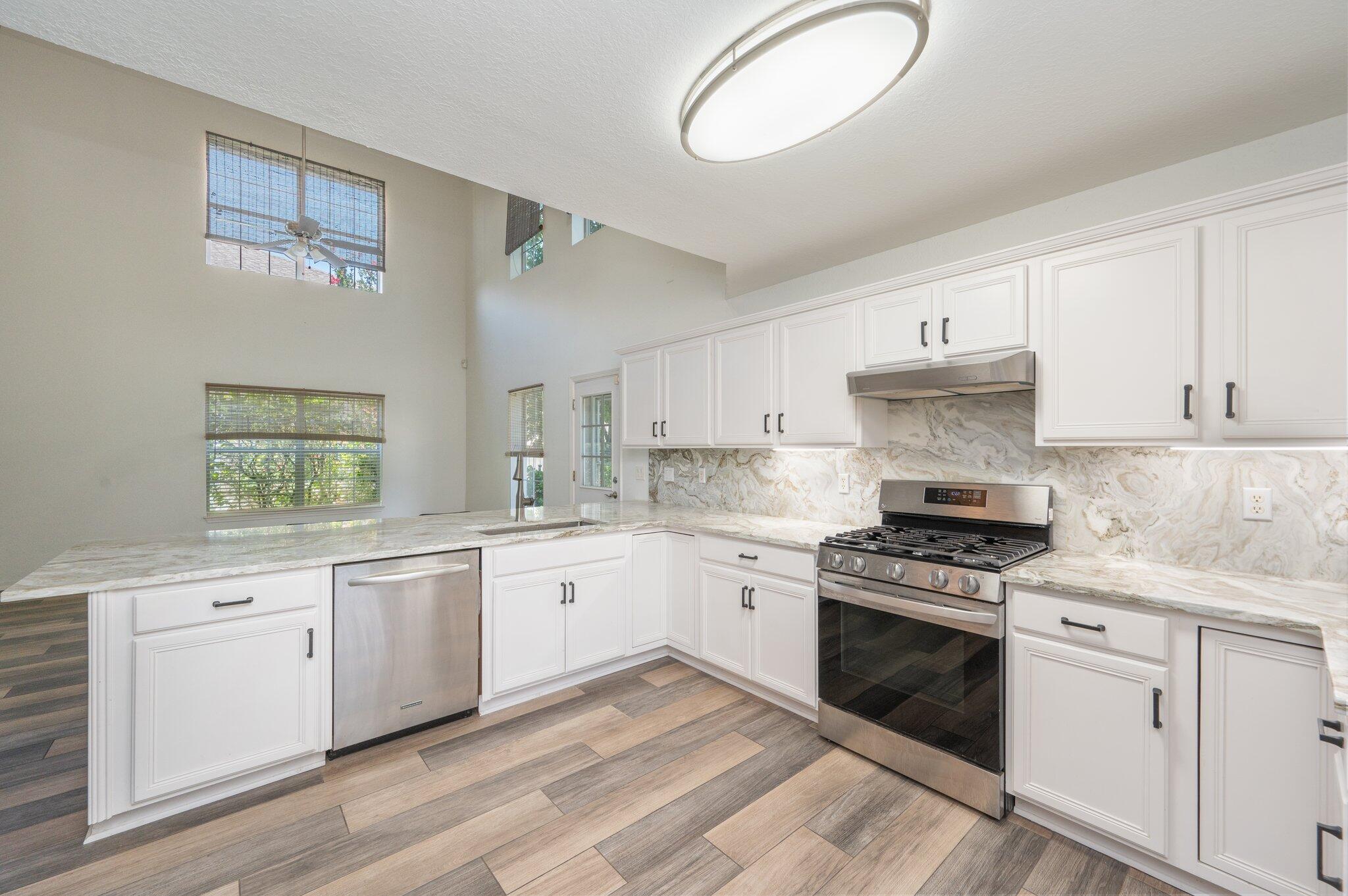 EMERALD LAKES PH 1 - Residential Lease