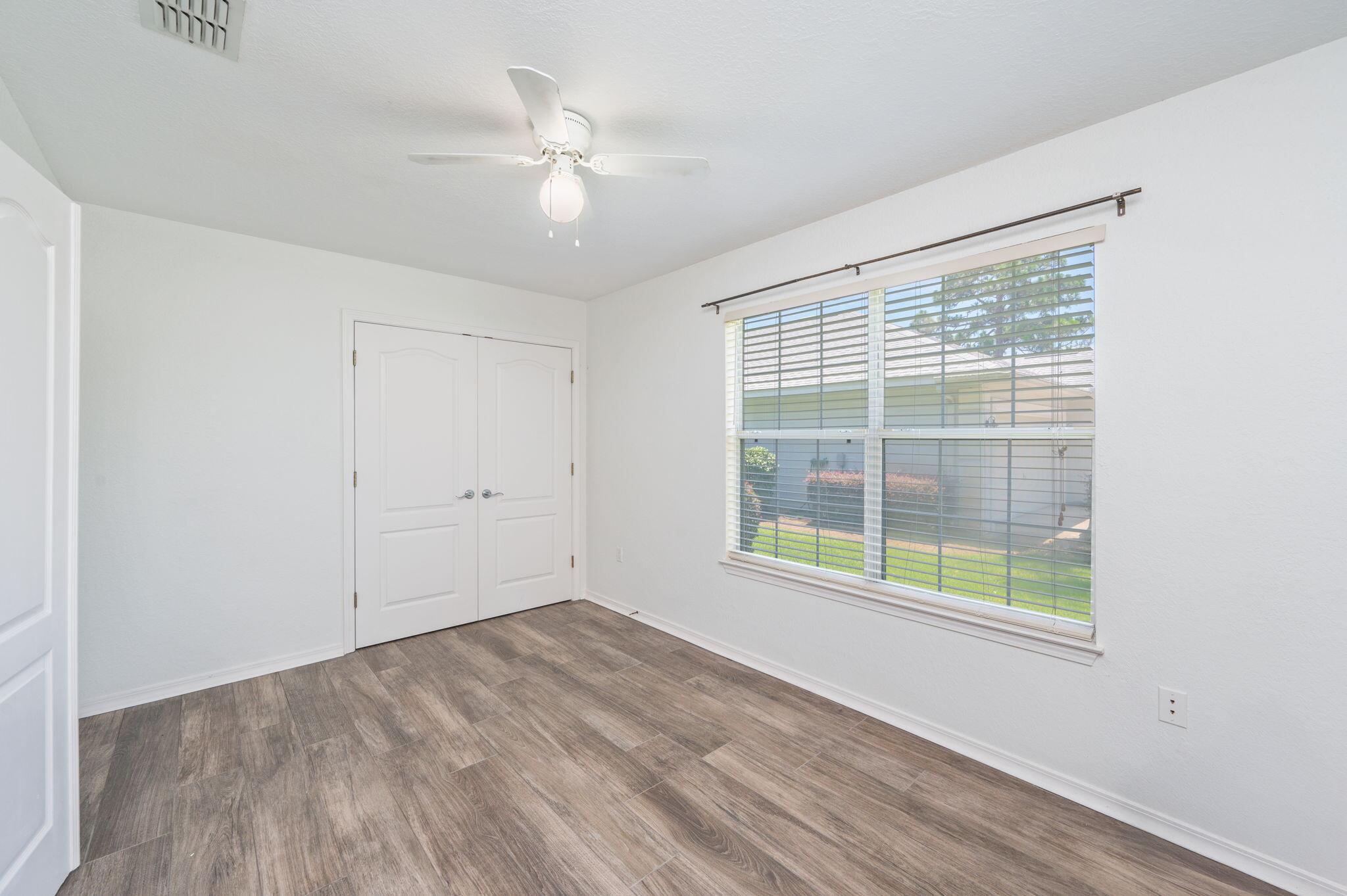 EMERALD LAKES PH 1 - Residential Lease