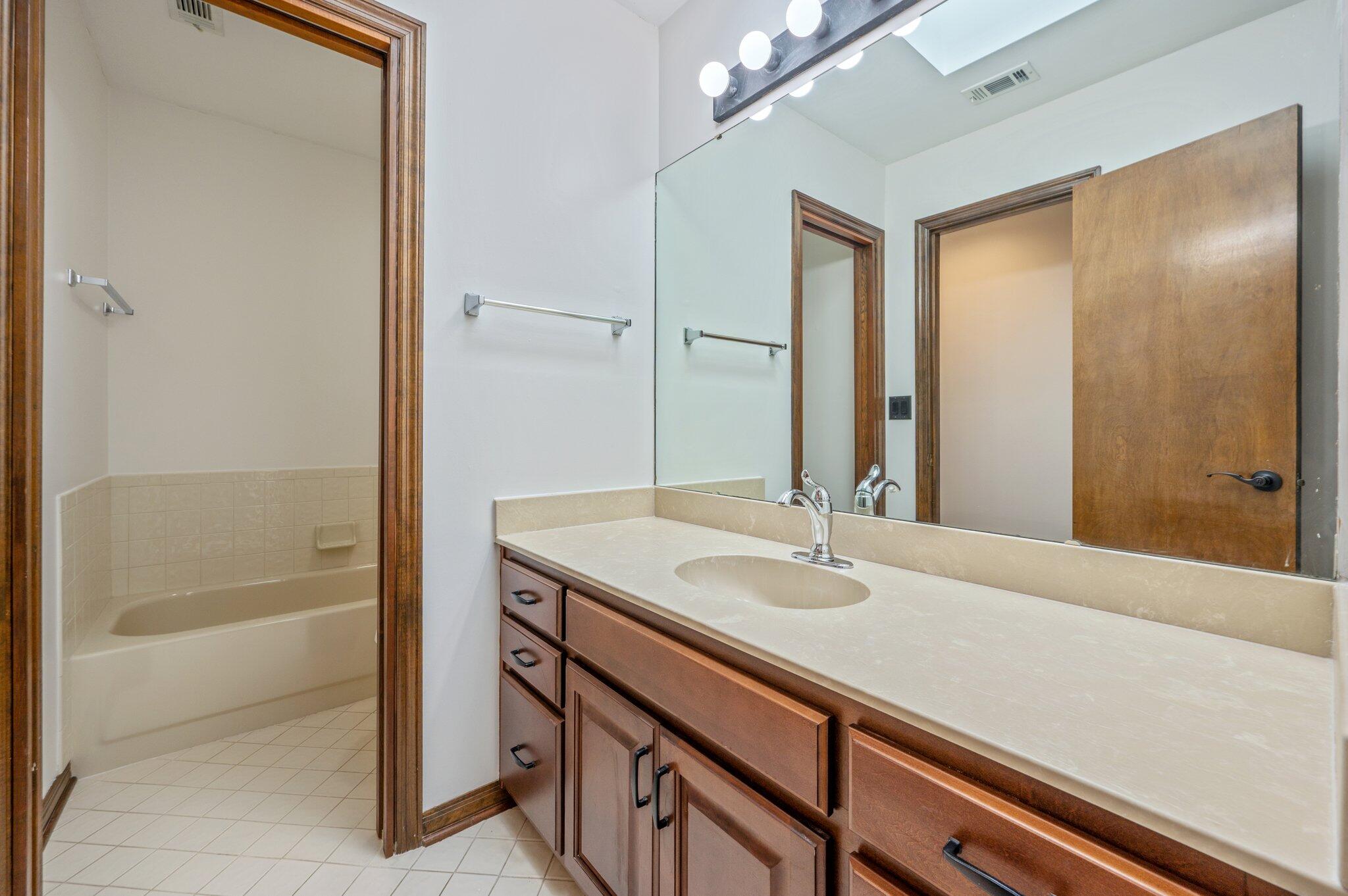 ST ANDREWS EAST BLUEWATER BAY - Residential