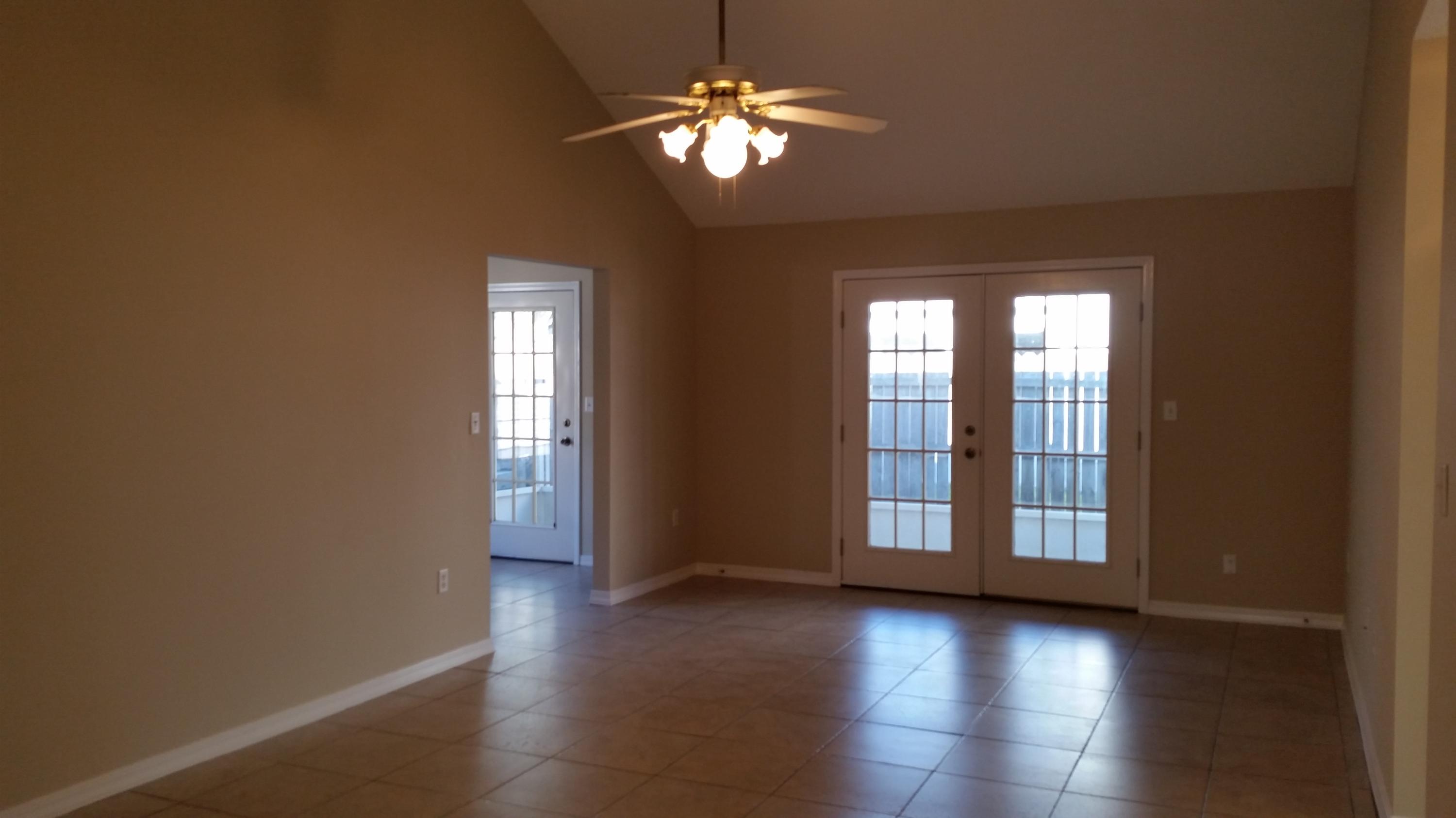 PETITE CHATEAU - Residential