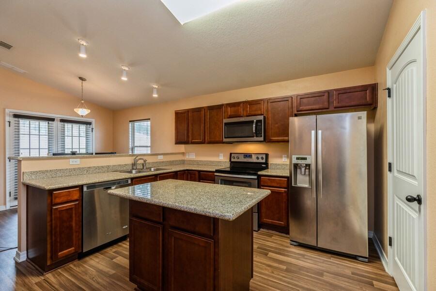 MAPLE OAKS - Residential