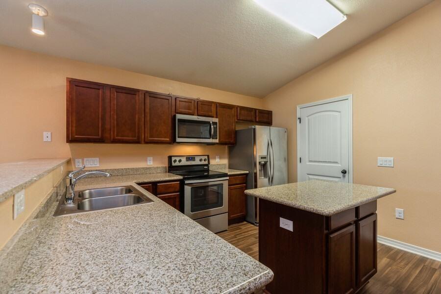 MAPLE OAKS - Residential