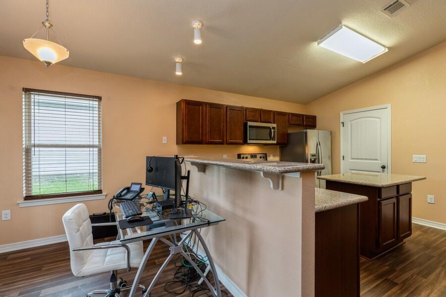 MAPLE OAKS - Residential