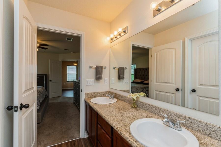 MAPLE OAKS - Residential