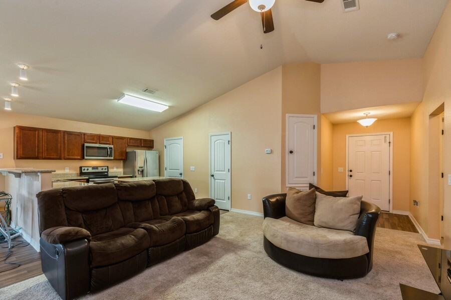 MAPLE OAKS - Residential