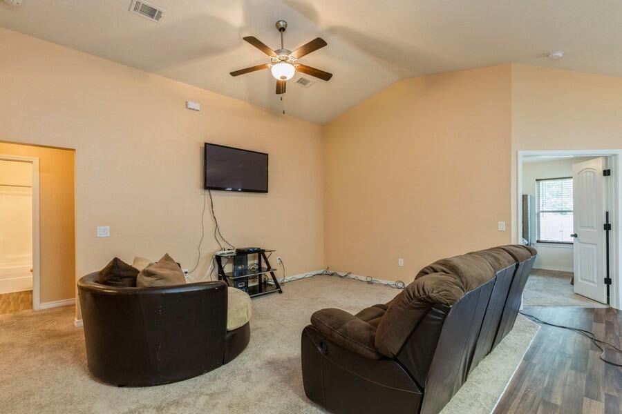 MAPLE OAKS - Residential