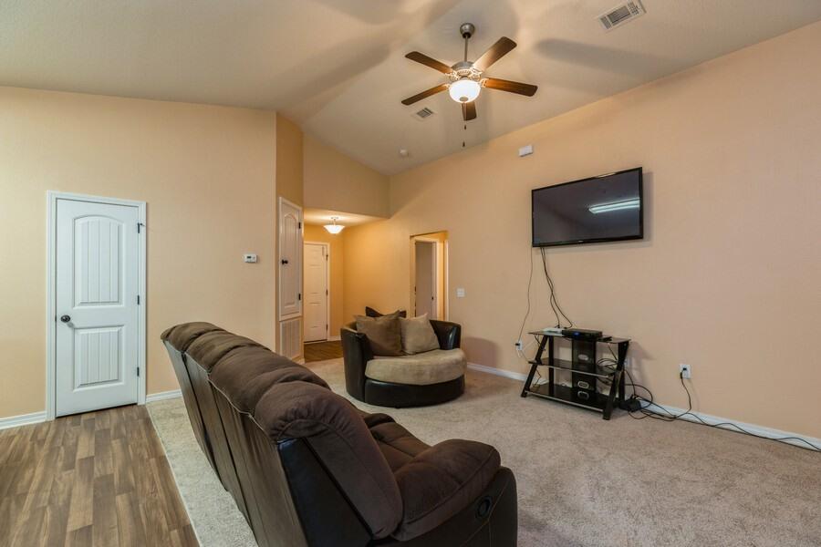 MAPLE OAKS - Residential