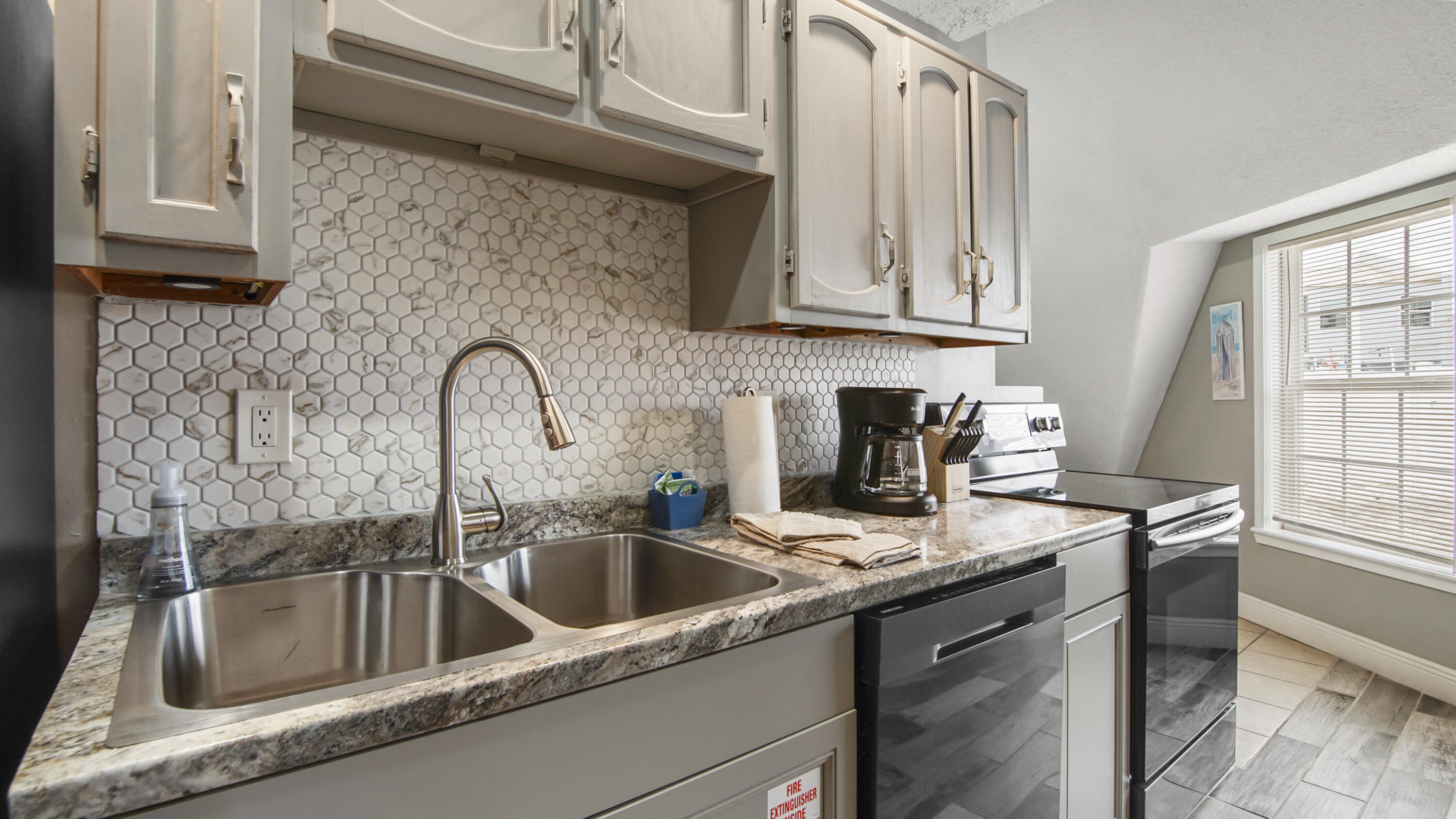 BELAIRE ESTATES - Residential