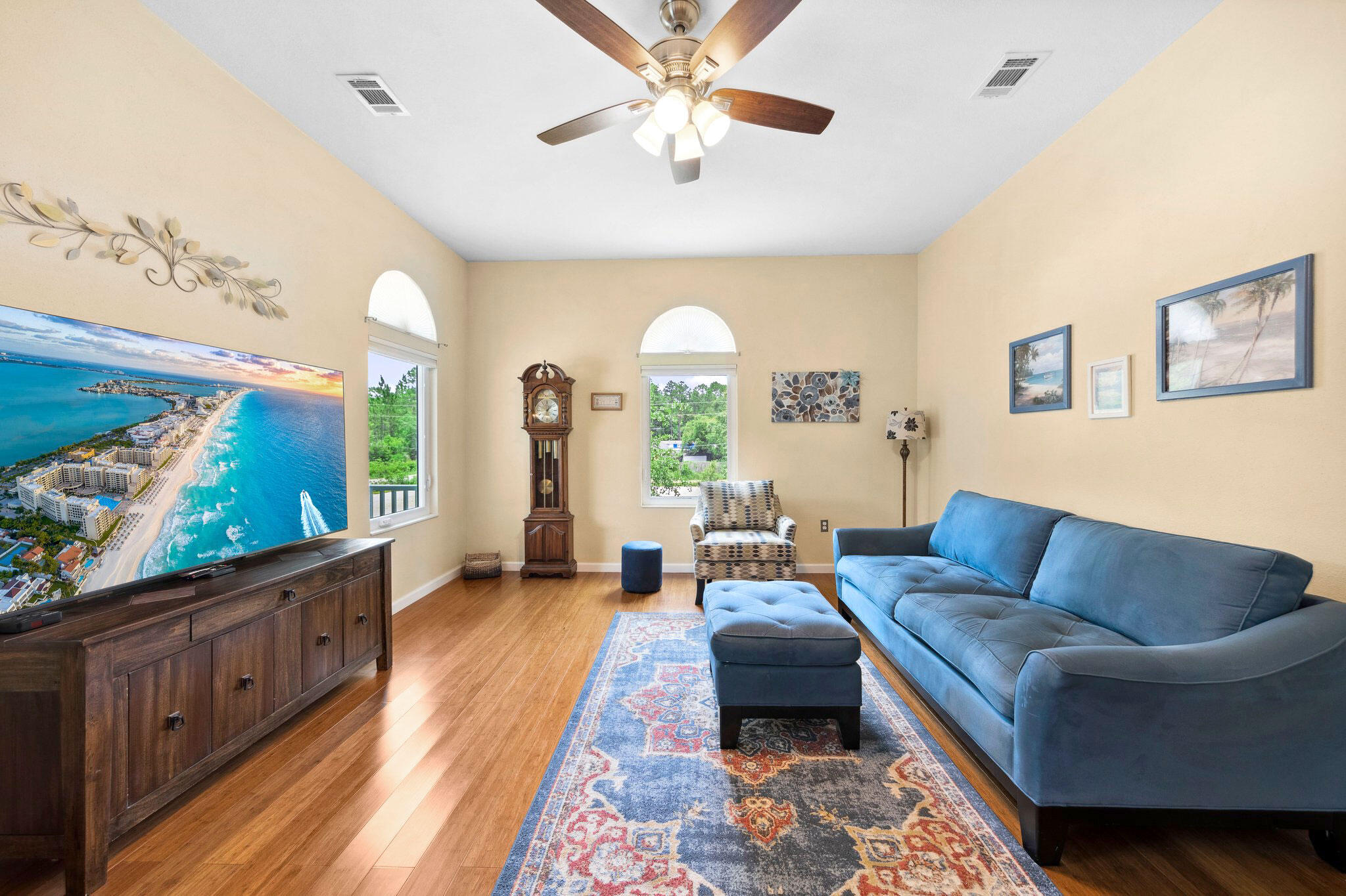 TOWN OF SANTA ROSA - Residential