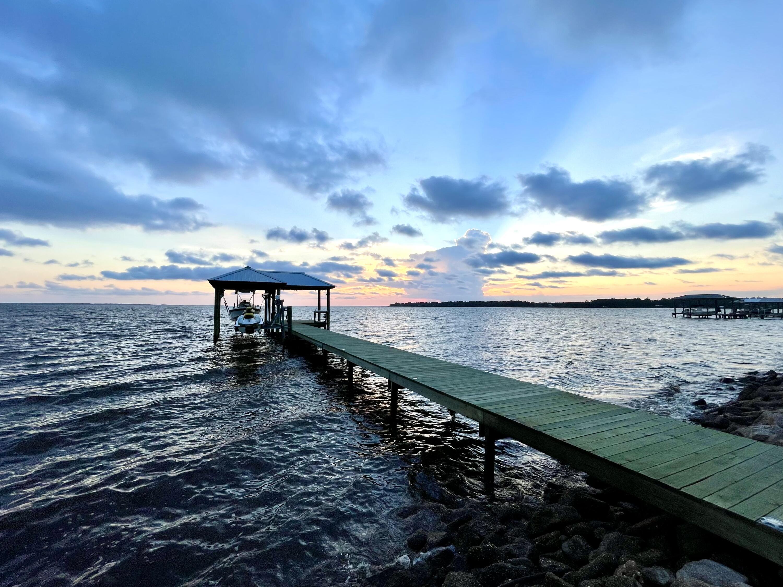 BAY GROVE - Residential