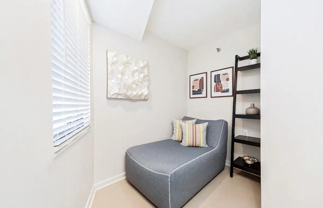 BEACHSIDE 2 CONDO - Residential