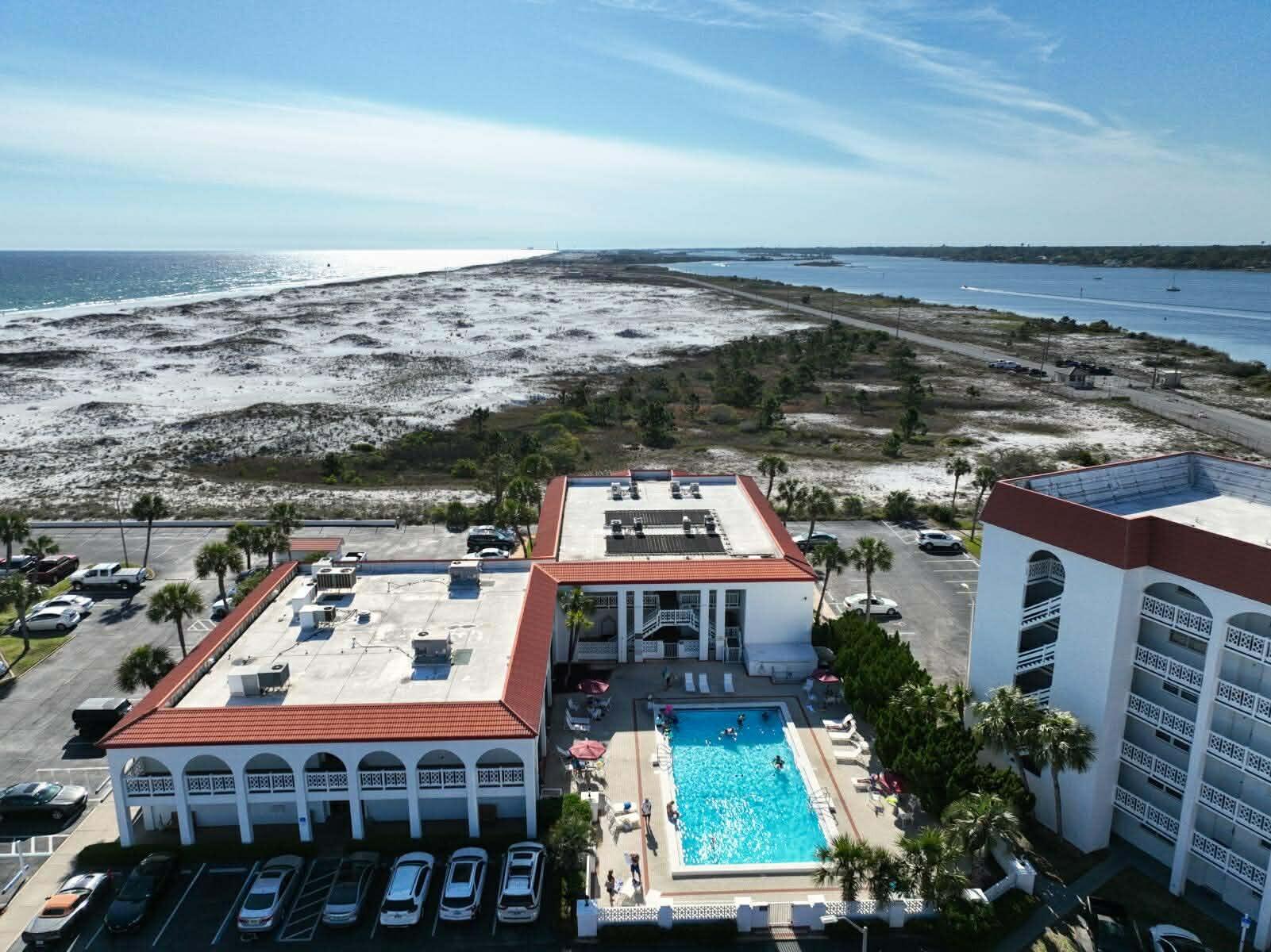 EL MATADOR CONDO - Residential