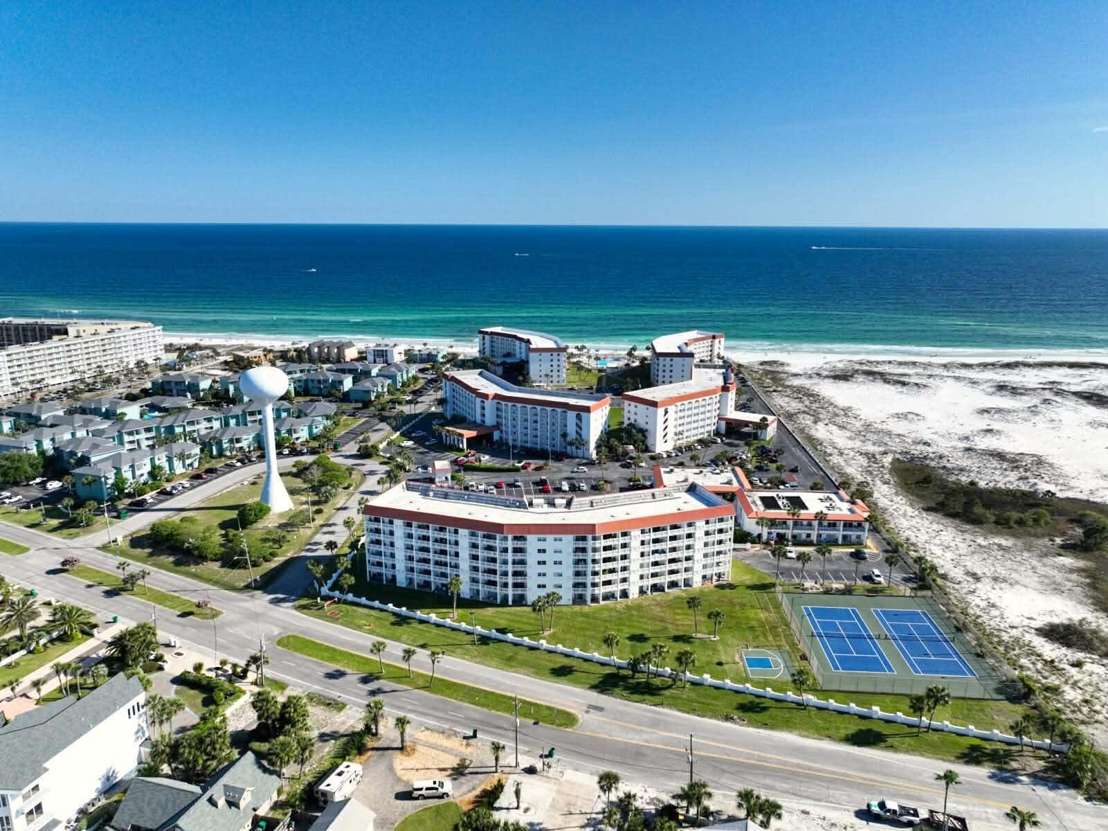 EL MATADOR CONDO - Residential