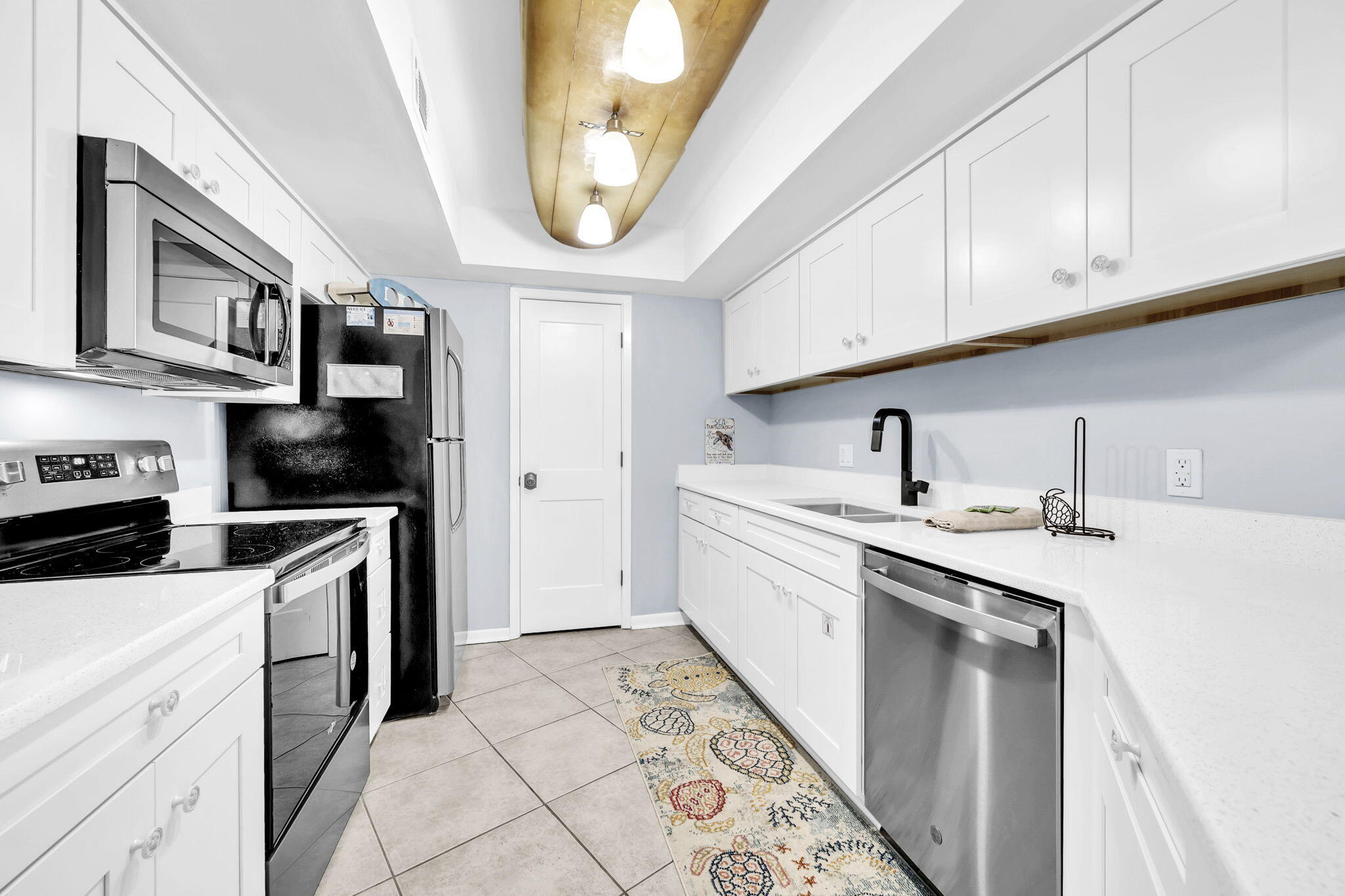 EL MATADOR CONDO - Residential