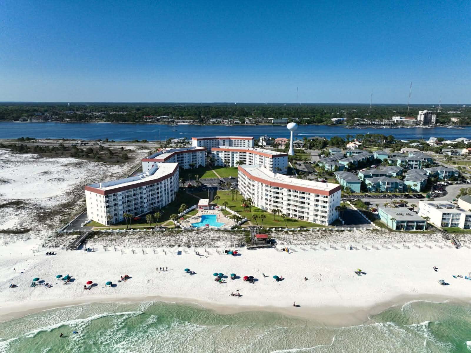 EL MATADOR CONDO - Residential