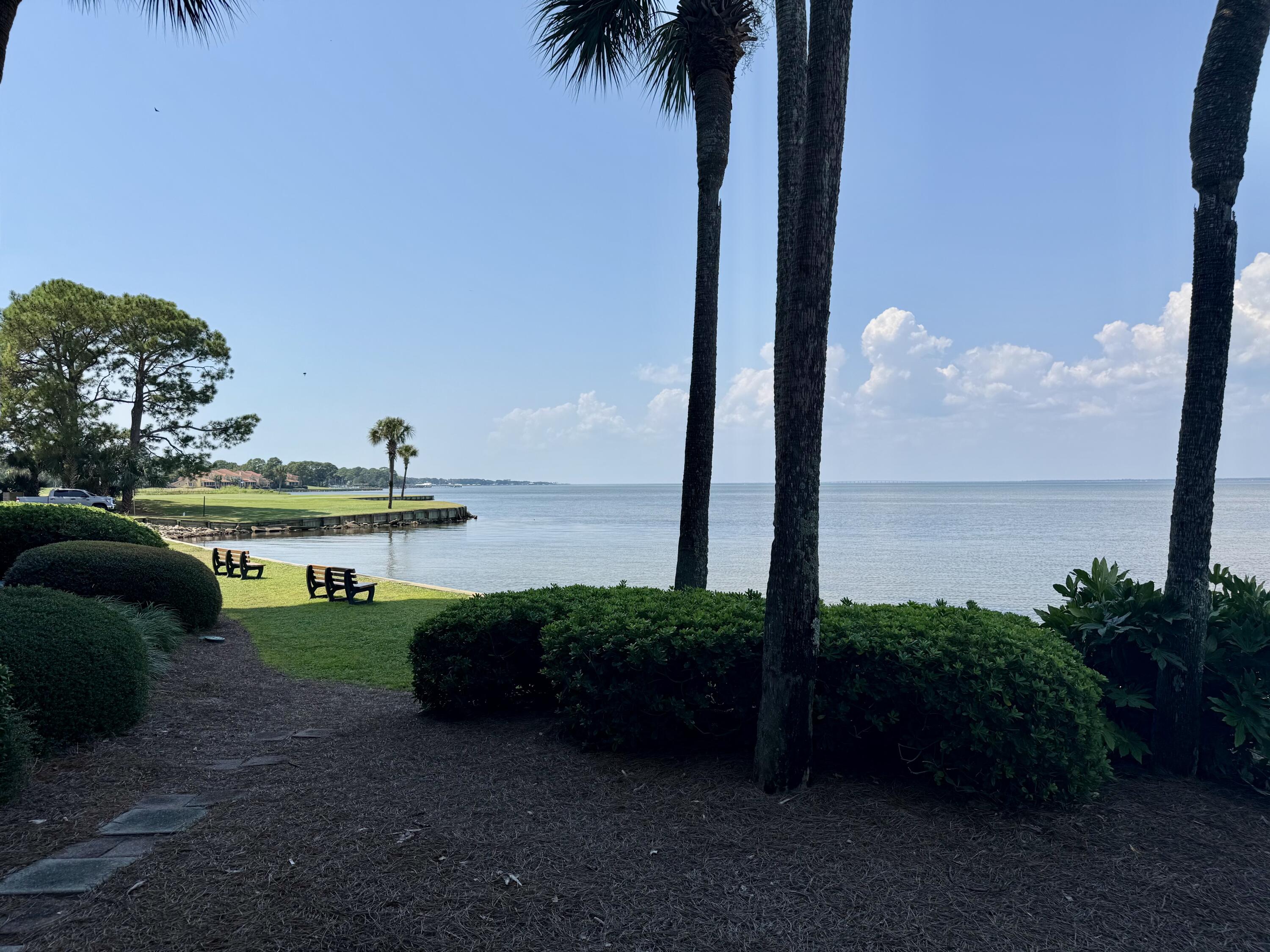 BAYSIDE CONDO SANDESTIN - Residential