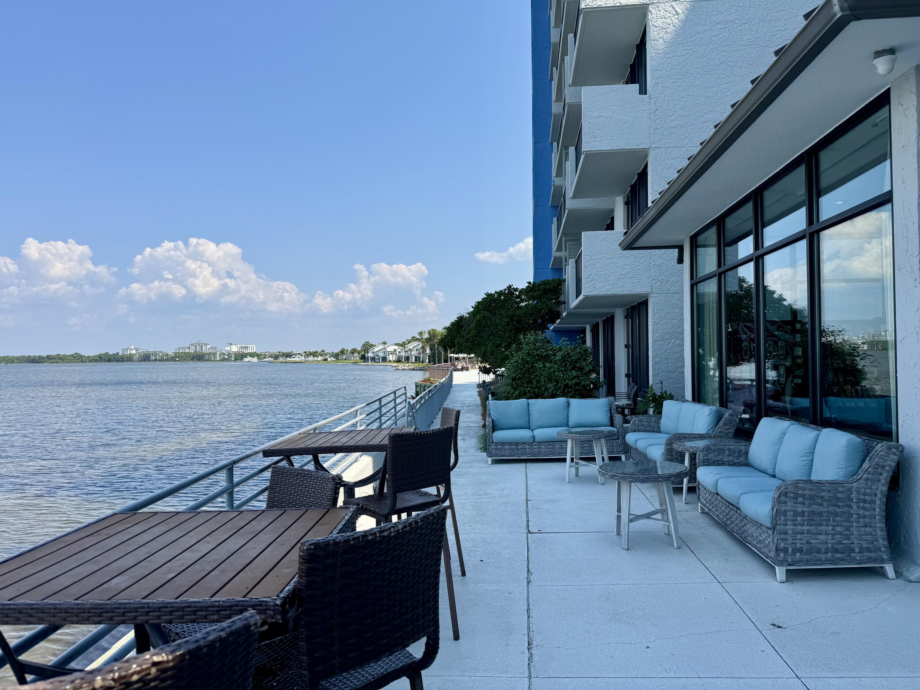 BAYSIDE CONDO SANDESTIN - Residential
