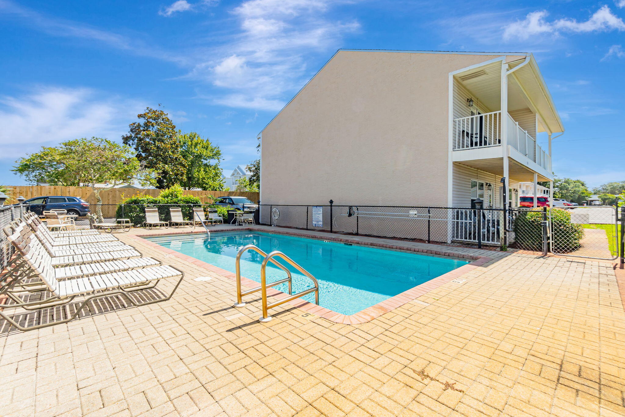 WOODLAND SHORES T/H PH 1 - Residential