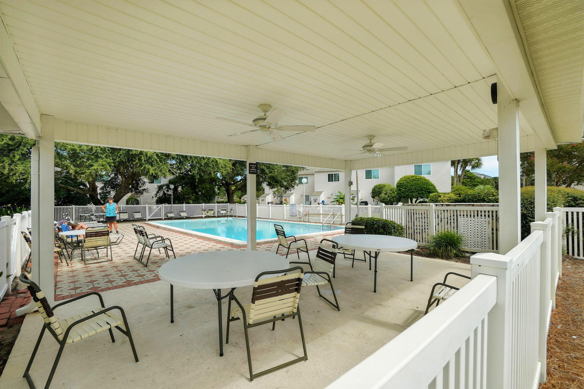 WOODLAND SHORES T/H PH 1 - Residential