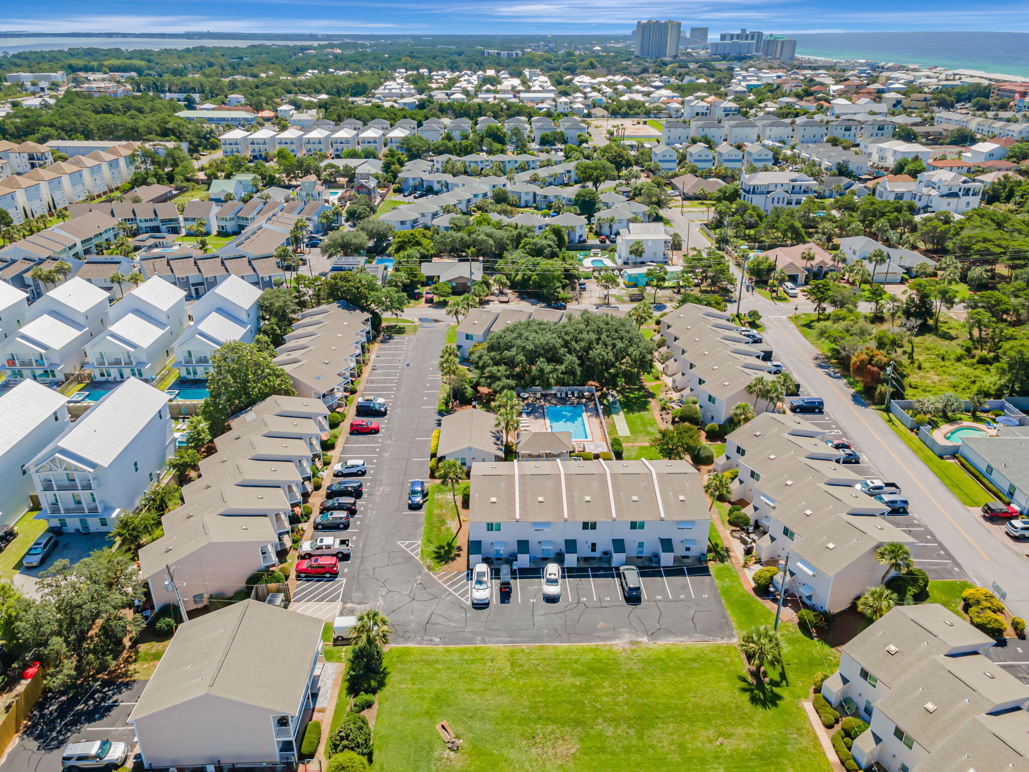 WOODLAND SHORES T/H PH 1 - Residential