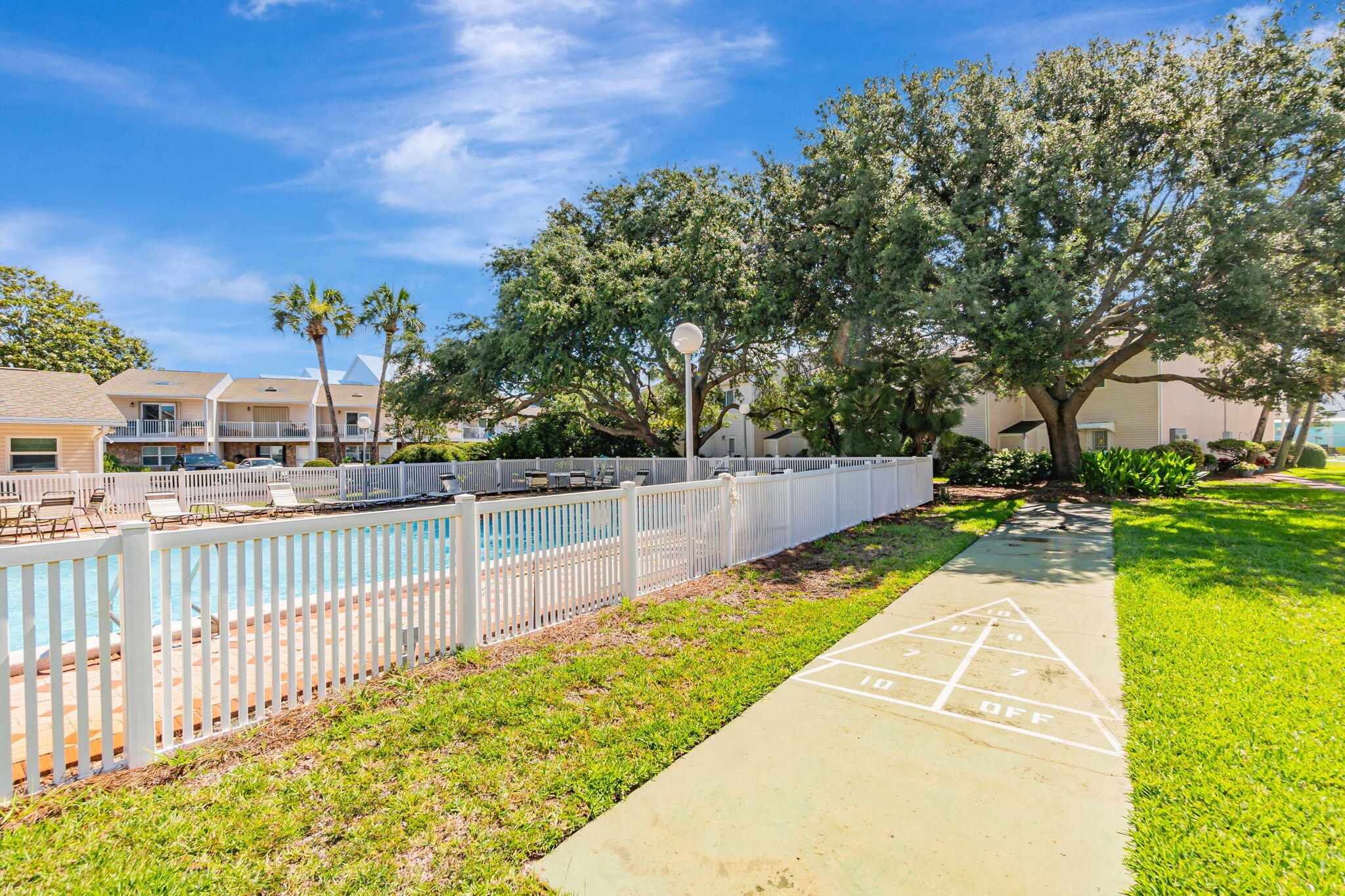 WOODLAND SHORES T/H PH 1 - Residential