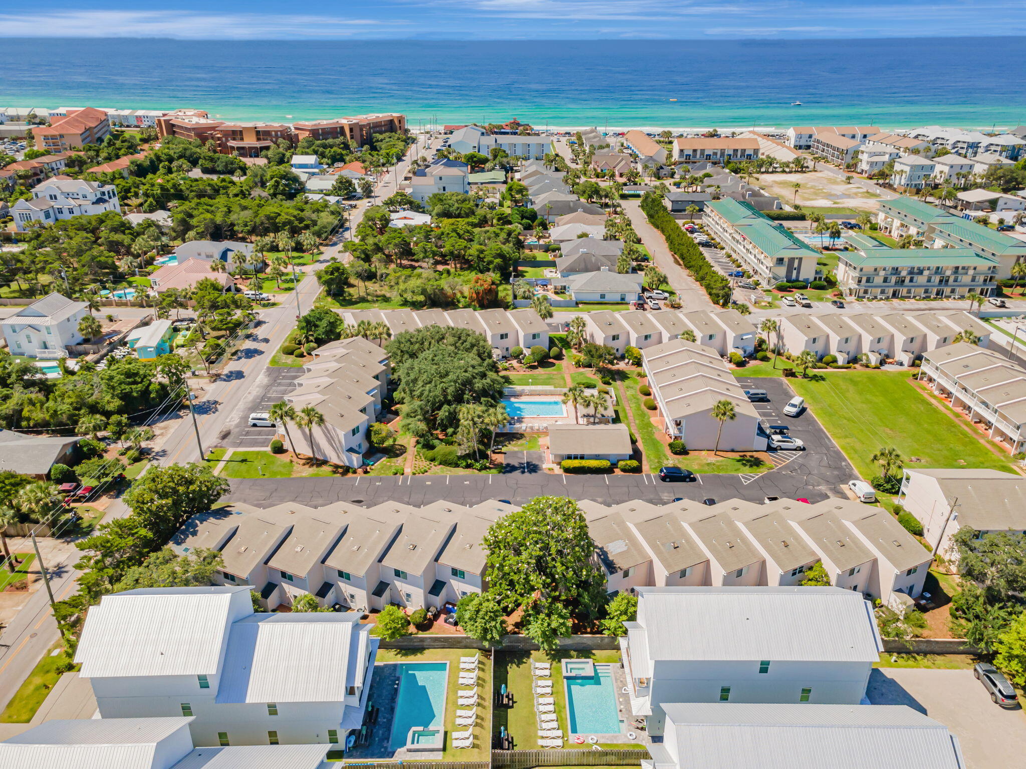 WOODLAND SHORES T/H PH 1 - Residential