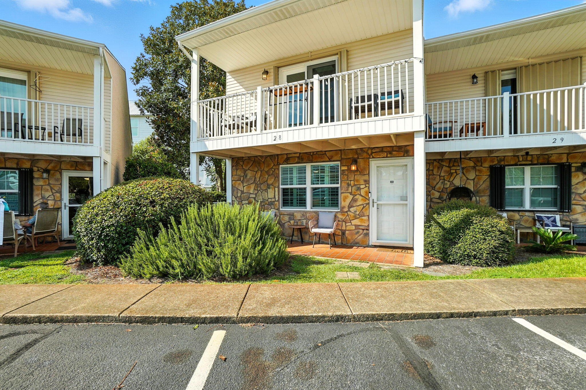 WOODLAND SHORES T/H PH 1 - Residential