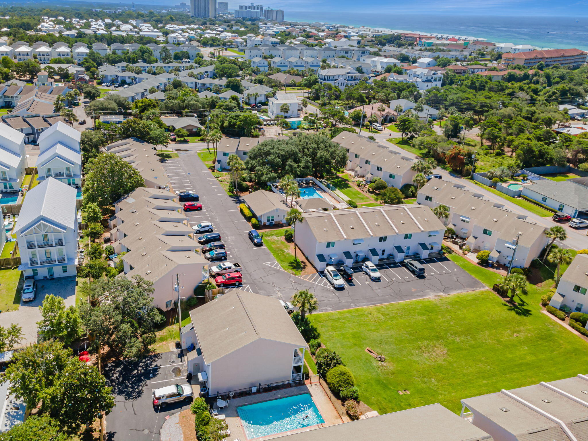 WOODLAND SHORES T/H PH 1 - Residential