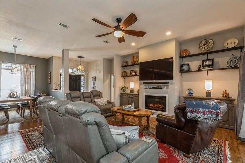 MELISSA OAKS - Residential