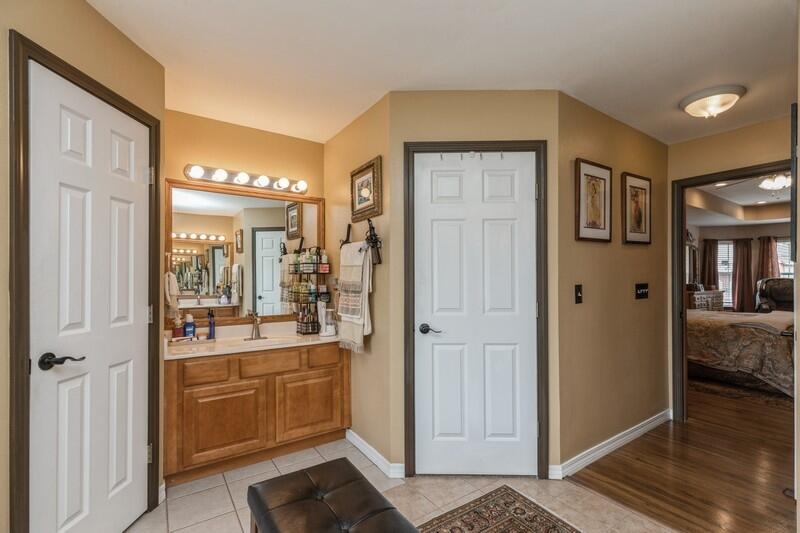 MELISSA OAKS - Residential