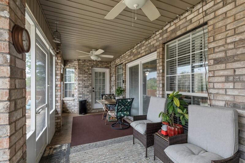 MELISSA OAKS - Residential