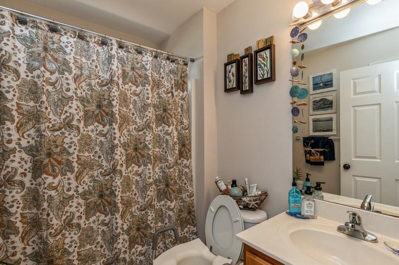 MELISSA OAKS - Residential