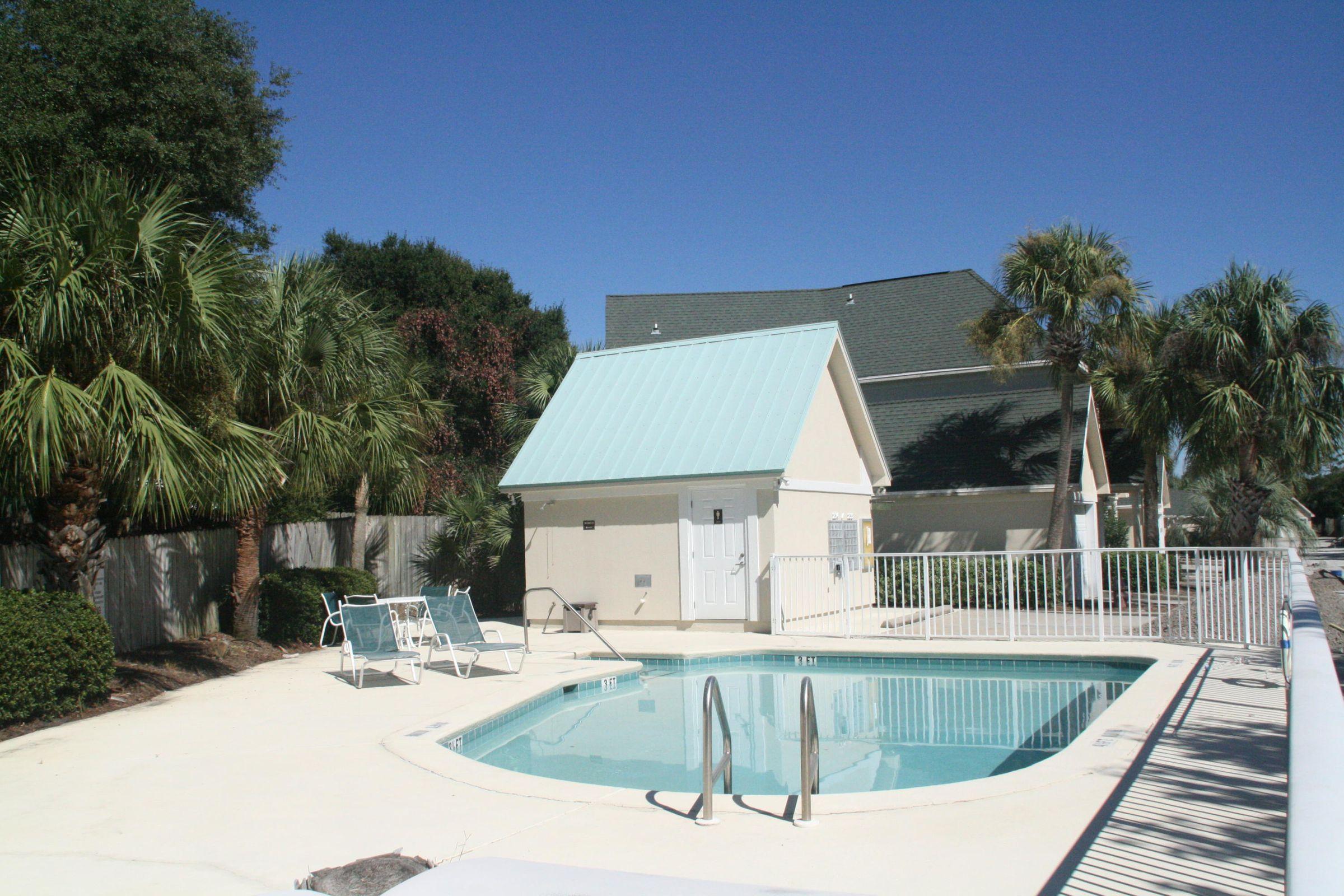 PELICAN PLACE T/H WEST - Residential