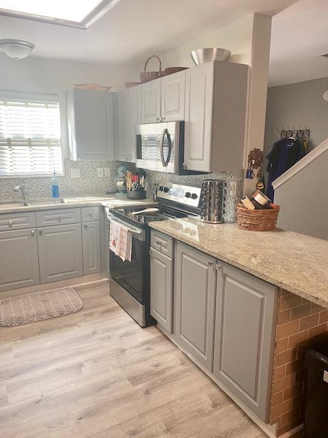 PELICAN PLACE T/H WEST - Residential