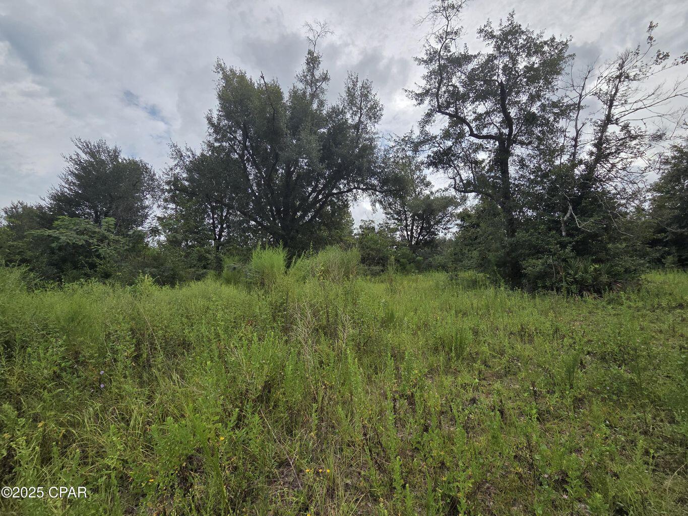 NO RECORDED SUBDIVISION - Land