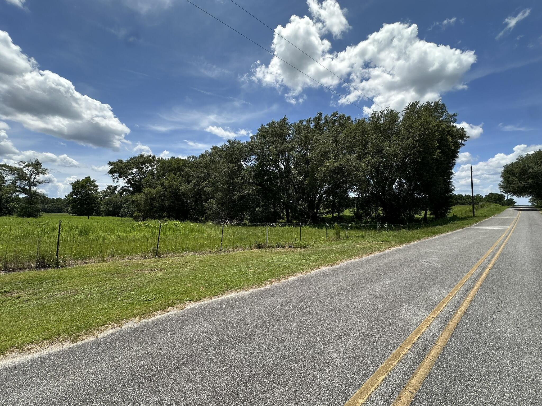 NO RECORDED SUBDIVISION - Land